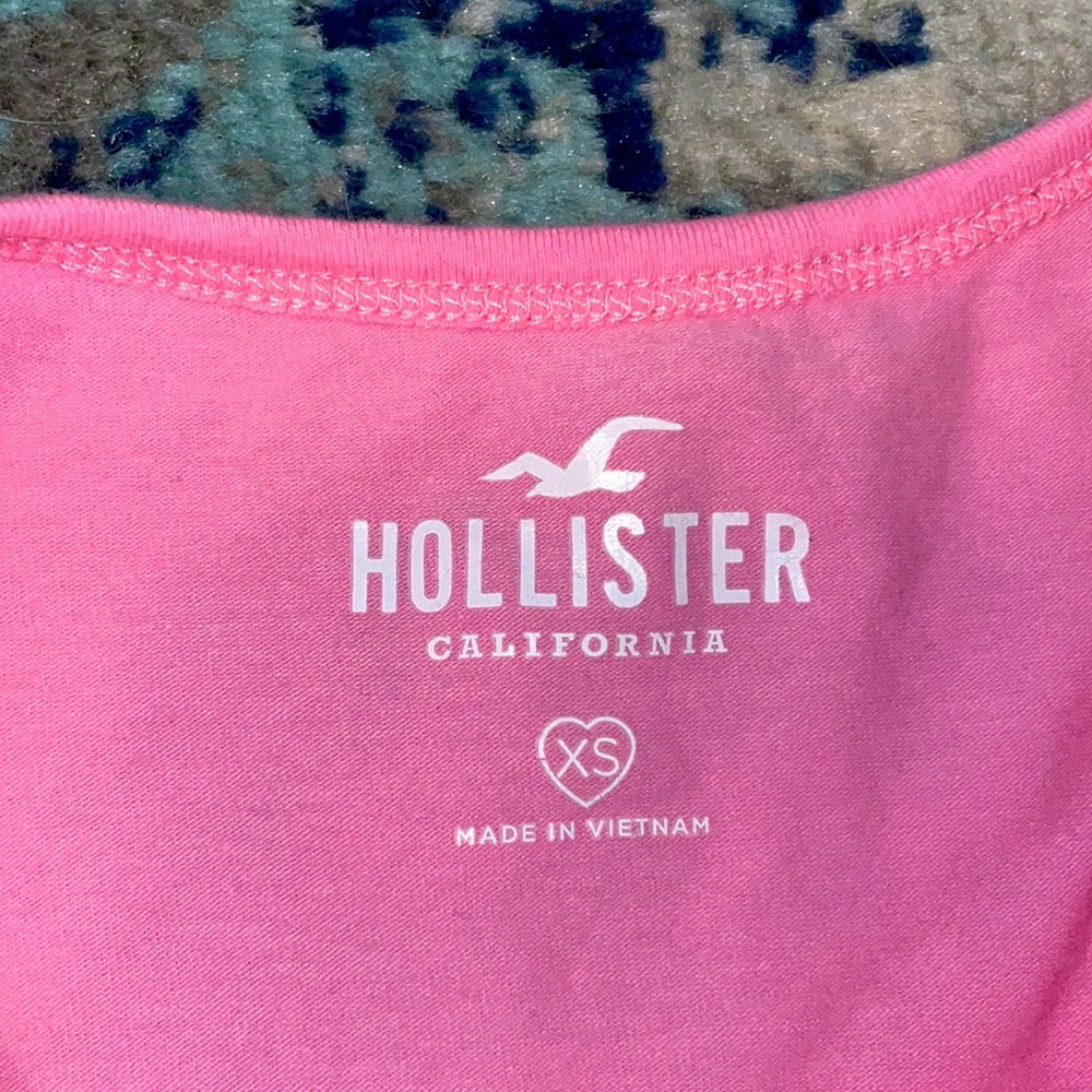 bright pink crop top - Picture 2 of 3
